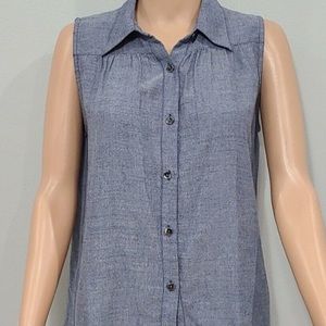 ✨CAbi Blue Chambray High Sleeveless Button Up Top Size Small